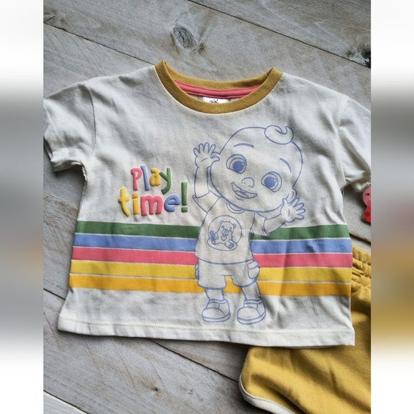 CoComelon Toddler Girl Graphic Tshirt And Shorts Set 2 Piece NWT Size 2T - Picture 2 of 3